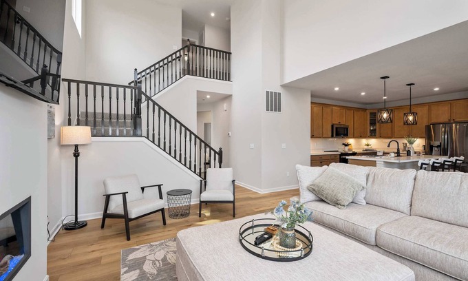 Walton House | Lunar Haven – Gorgeous 5 BDR