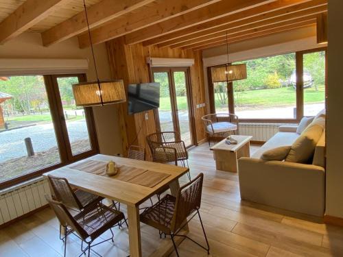 Villa La Angostura House | Lupinos Cabin - Remanso del Bosque