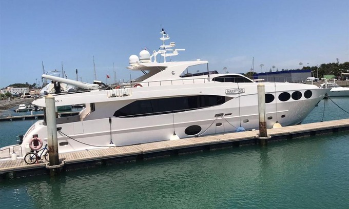 Doha Boat Rental | Lusail Queen