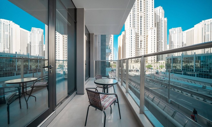 Dubai Marina Apartment | Luton Vacation Homes - Sparkle Towers