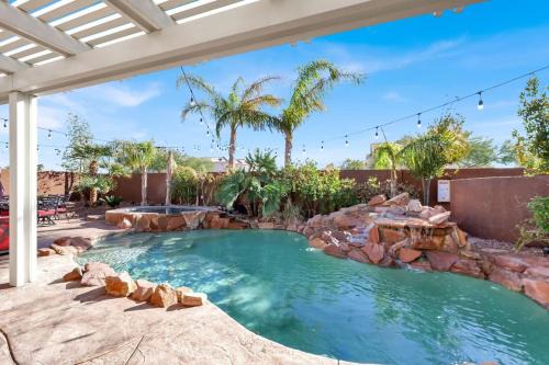 Silverado Ranch House | Lux 3BR Oasis Near Strip with Heated Pool and Jacuzzi