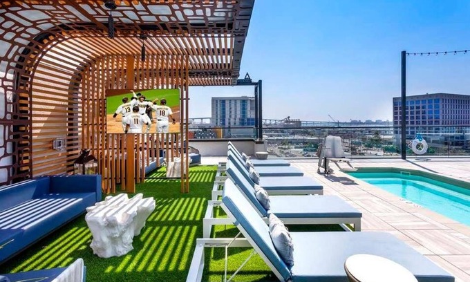 East Village Apartment | Lux Apt with Rooftop pool by Petco Park and Convention center 41