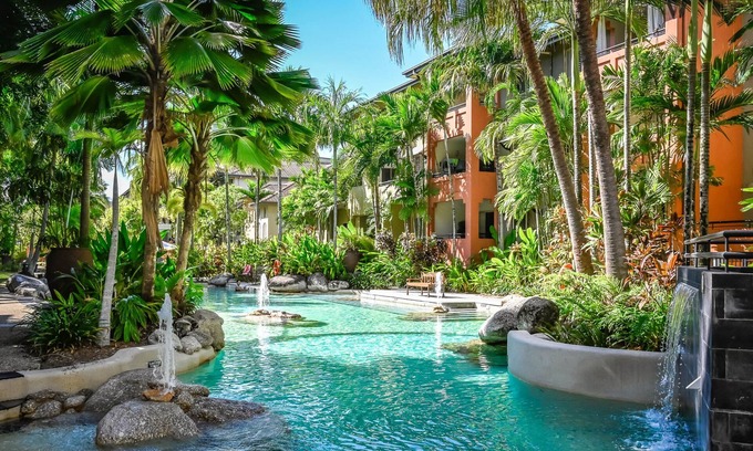 Westcourt Apartment | Lux Cairns - 9 Pools BBQ and Gym