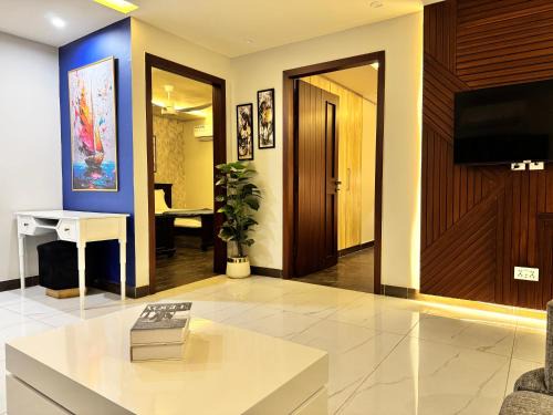 Lahore Apartment | Lux Haven 2-Bedroom Apartment - Prime Location & Modern Comfort Near Gulberg