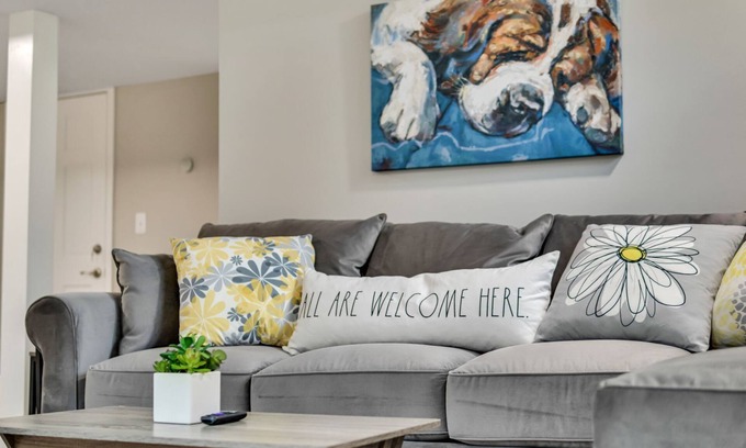 Smyrna House | Lux Lake Laurel retreat-King-Dogs Welcome! Sleep 6