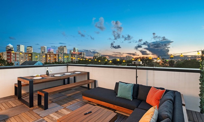 Tampa Heights House | Lux Townhouse, rooftop cinema with grill & popcorn