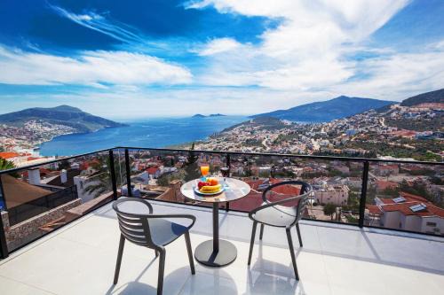 Kalkan Villa | LUX VILLA WITH SEAVİEW AND JACUZZI