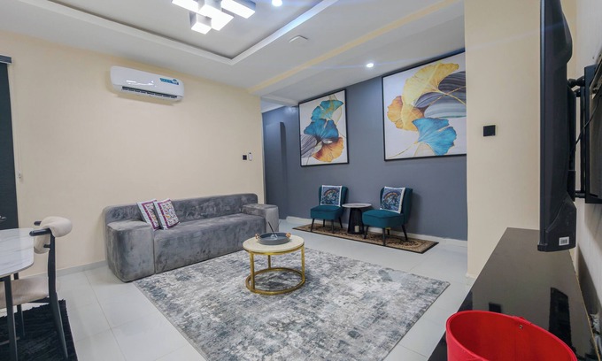 Ikoyi Apartment | Luxe 1BR Retreat in Ikoyi Pool Fast WiFi Near Beach