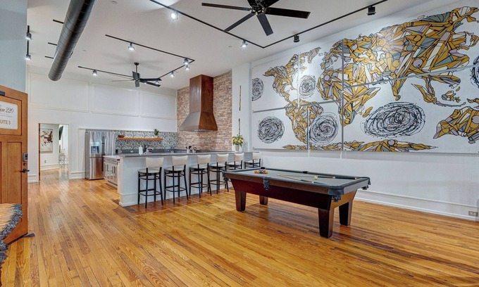 Wilmington Condo | Luxe 220, Unit 6 - Adjoining Pool Table Penthouse Suites