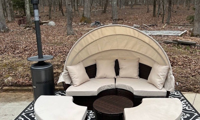 Jim Thorpe House | Luxe 4 bedroom Oasis with Hot Tub