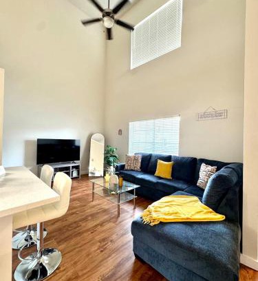 Chinatown House | Luxe Oasis Chateau Entire Home HTX NRG Med Center Chinatown