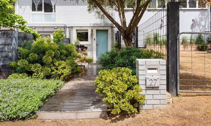 Blairgowrie House | Luxe on Ellesmere in Blairgowrie