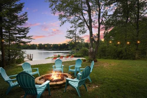 Pocono Summit House | Luxe Poconos Lake House with Private Beach