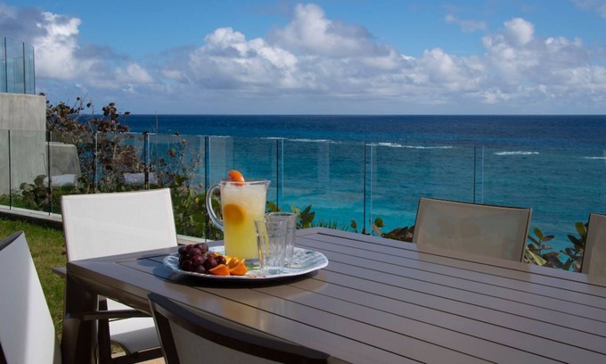 Paget Villa | Luxe Stand-Alone Cottage with OCEANFRONT Views!