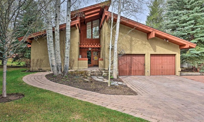 Twin Creeks House | Luxe Sun Valley Retreat with Hot Tub, 3 Mi to Resort
