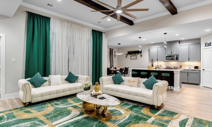 Grand Prairie House | LuxeStay Grand Prairie Brand New Home Modern Vibe!