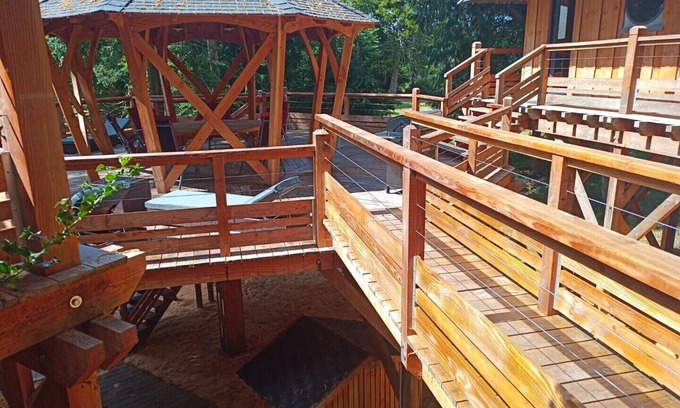 Prat Cabin | Luxueuse et Très Insolite Cabane Perchée !