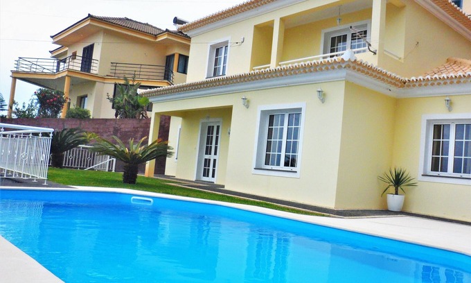 Ponta Delgada Villa | Luxurious 3/4bedroom get-a-way with private pool and games room