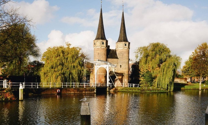 Delft House | Luxurious 5* Avant Garde design apt in city center