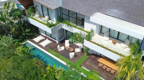 Umalas Villa | Luxurious 5 Bd Villa In Seminyak - Art Deco Style
