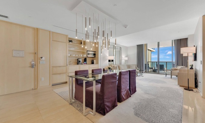 Bal Harbour Condo | Luxurious 5 Star Resort Ocean View Suite/2 Balconies