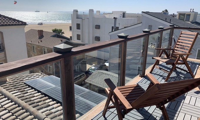 Surfside House | Luxurious at the Beach!