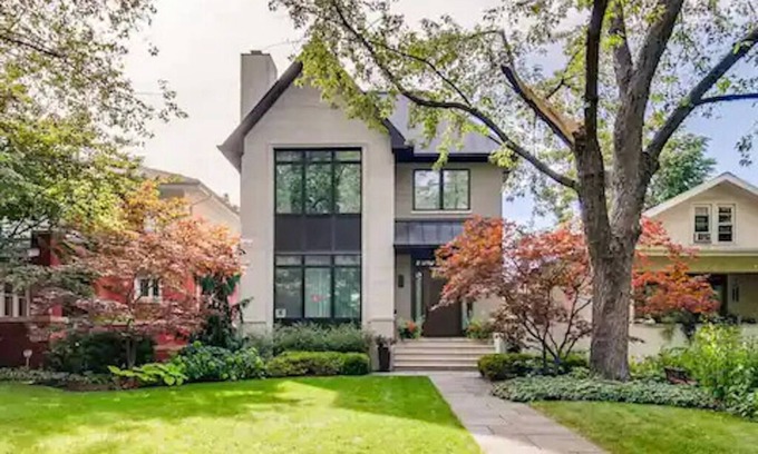 Lakeview House | Luxurious, custom built single family home near Wrigley
