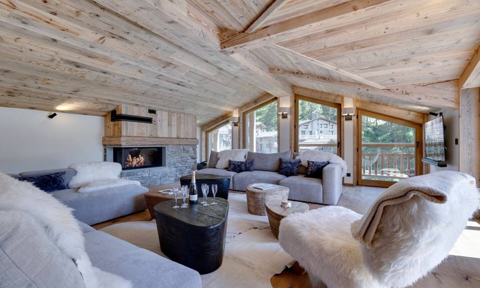 Le Fornet Apartment | Luxurious Duplex in Val d'Isère - 4 Bedrooms, Sauna, Parking, Near Ski Lifts
