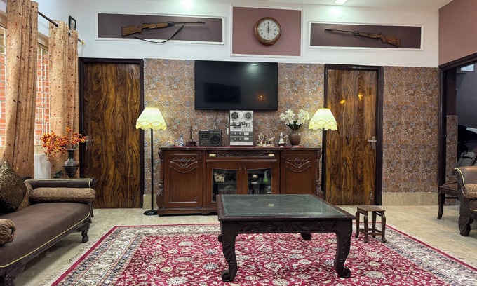 New Delhi Villa | Luxurious Ground Floor -Situated in the highly secured, serene VIP area Delhi