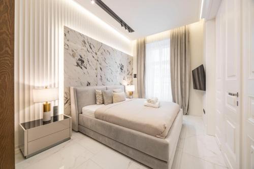 Terezvaros Apartment | Luxurious High-End Central Grand Residence next to the Basilica