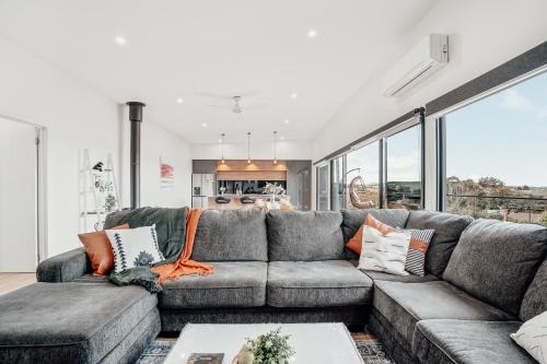 Sorell Apartment | Luxurious Hobart Holiday Home with Stunning Bay Views - Affordable, Family-Friendly, and Stylish