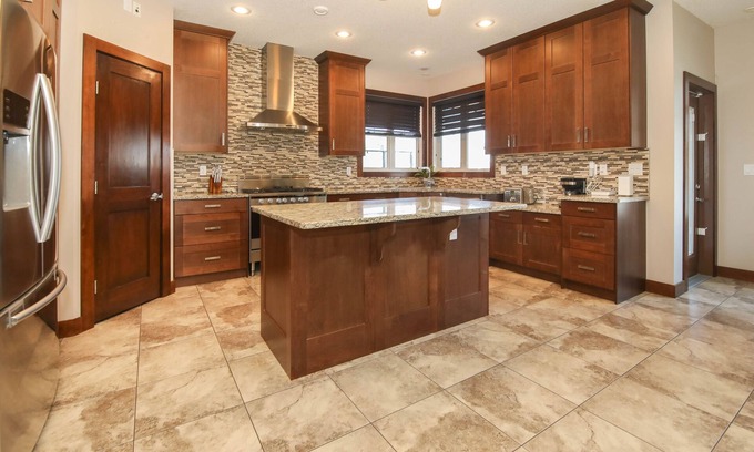 Red Deer House | Luxurious home to relax at with family and friends