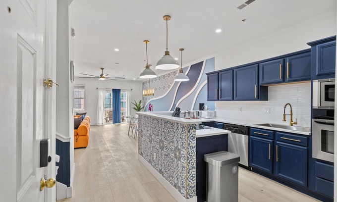 Windy Hill House | Luxurious Home with Theatre Room