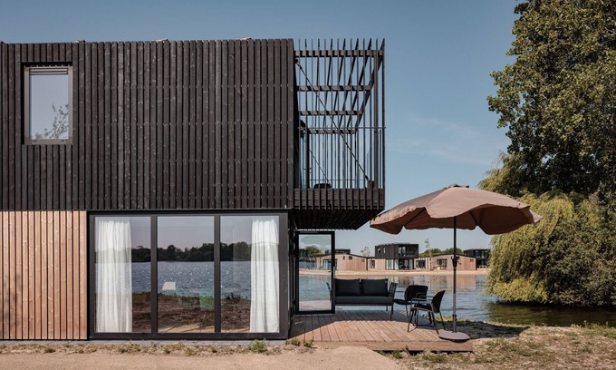 Municipality of Brielle House | Luxurious lodge with terrace and balcony