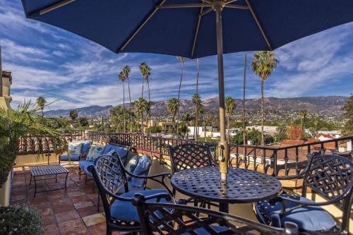 West Beach House | Luxurious Mykonos in Santa Barbara with Outdoor Deck Short Bike Ride to Beach