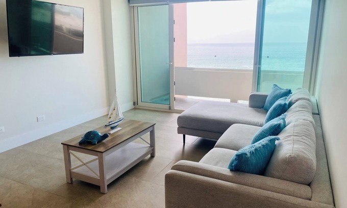 Triangulo de Oro Apartment | Luxurious Ocean View Apartment