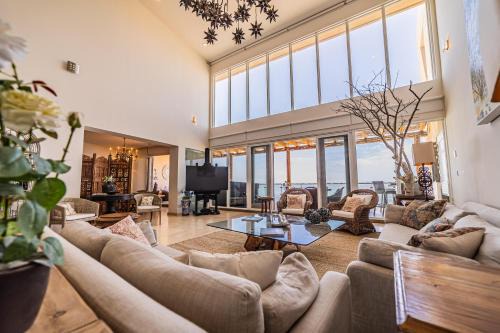 La Paz Apartment | Luxurious Penthouse at Vistamar! Golf - Beachclub