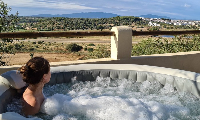 Lagos Cottage | luxurious romantic cottage overlooking the Monchique and sea