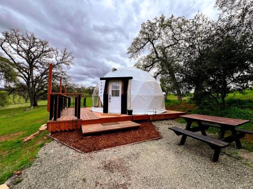 Wheatland Other | Luxurious Rustic Dome with Private Deck and Picnic Table in California
