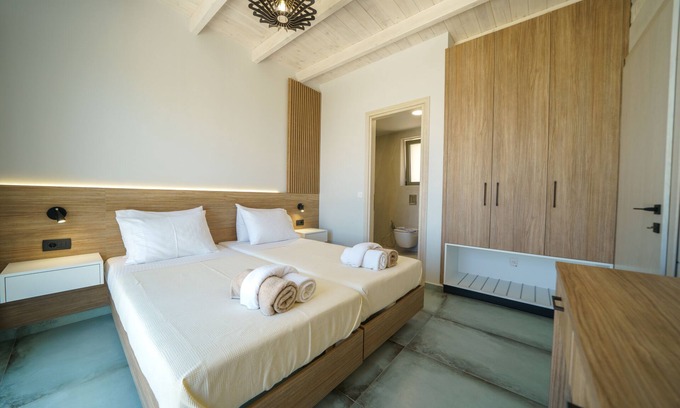 Limeniskos Villa | Luxurious Seaside Villa Odysseas, combines modern comfort w/breathtaking views!