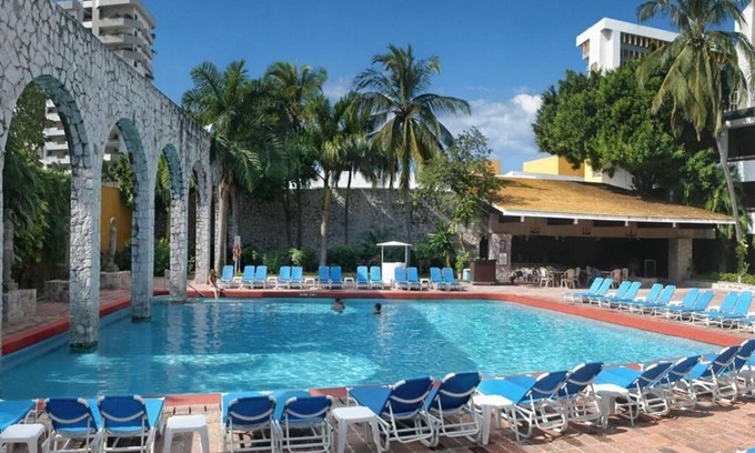 Las Gaviotas Condo | Luxurious Studio Suite at El Cid Granada Hotel