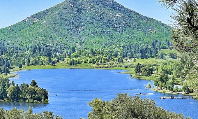 Julian Cabin | Luxurious TREE HOUSE: SPA, LAKE & MOUNTAIN VIEW,1-Acre, Observatory