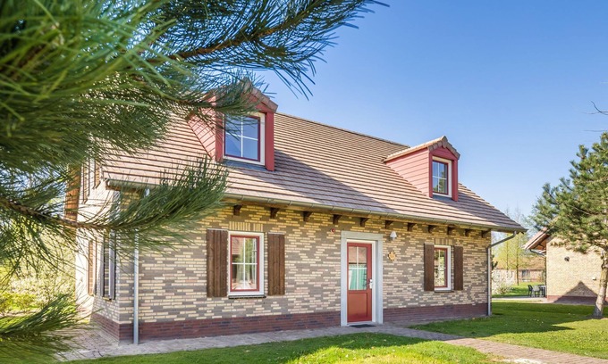 Municipality of Weert Villa | Luxurious Villa with Hot Tub and Sauna