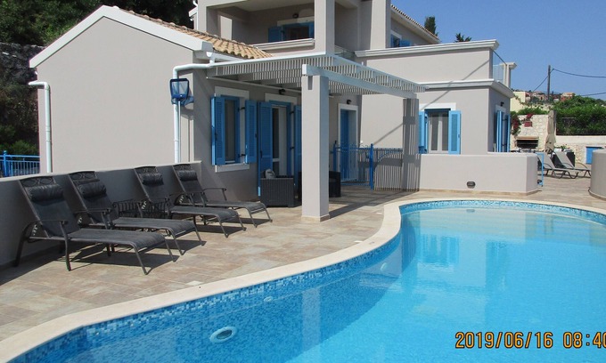 Matsoukata Villa | Luxurious Villa With Private Infinity Pool And Uninterrupted Sea Views