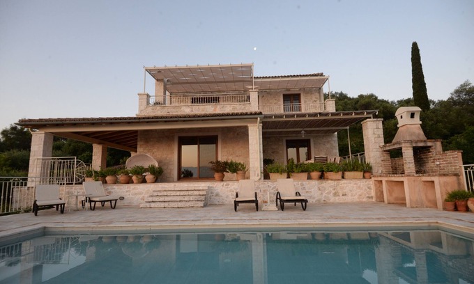 Kassiopi Villa | Luxurious Villa With Private Pool And Stunning Views, 4 bedrooms and 5 bathrooms