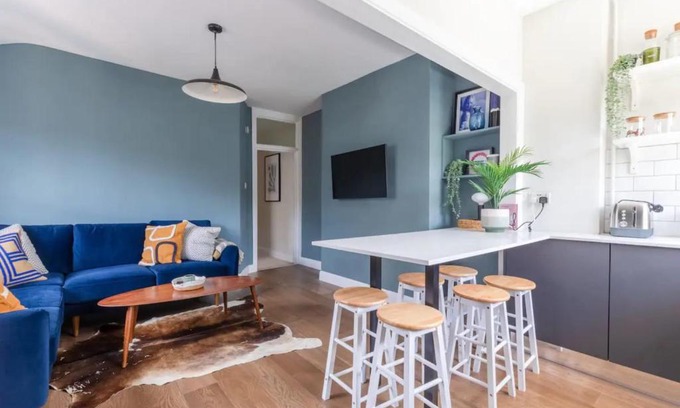Ferndale Apartment | Luxuriously Designed 3 Bedroom Apartment in Clapham