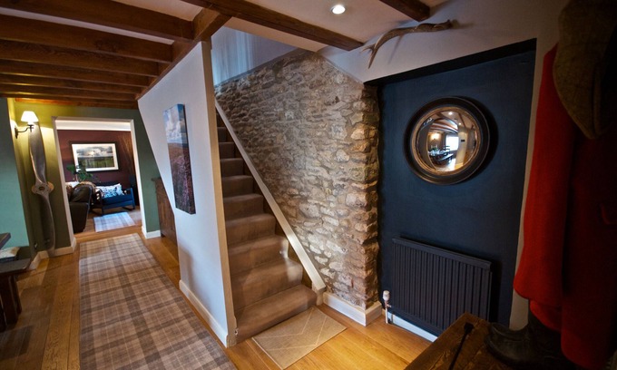 Westow Cottage | Luxuriously Restored Family Friendly 300 year old English Country Cottage