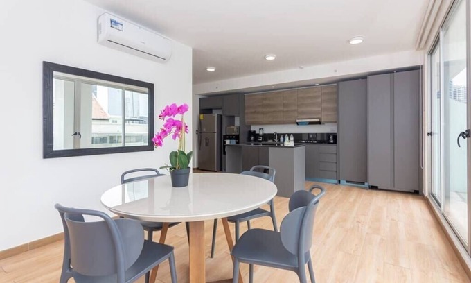 Marbella Condo | Luxury 1 bedroom apt free parking and balcony