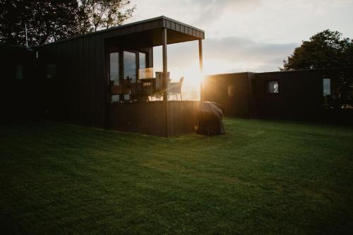 Ballycastle House | Luxury 1 bedroom Glamping Cabin with Hot Tub & BBQ