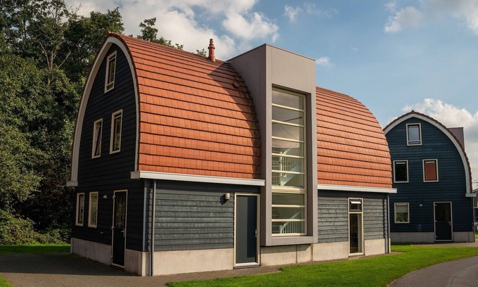 Midlaren Cottage | Luxury 12-person bungalow